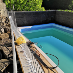 Piscine Extérieure à Coque : Élégance et Facilité d'Entretien Evry